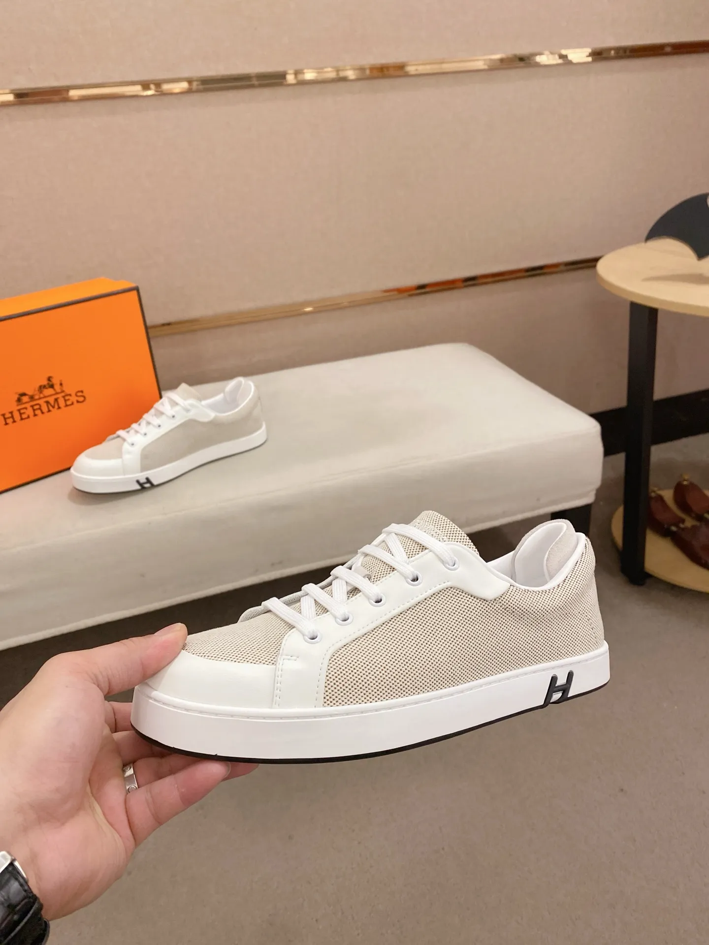 Men's clothing and shoes💰: 442💰《HERMES》【Classic original single version】Hermès; top 🔝purchase agent🔍🔍men's latest 🇺🇸 counter sales simultaneously, imported from Italy original ▲▲cowhide ▲▲ (high-end, nobility, class) ) Exquisite workmanship (Italian 🇮🇹 imported water-dyed 🐂 cowhide lining) sole: original sole provided by the original factory, ⚠️exclusive double-layer activity·TPR·rubber·combined molded outsole; super comfortable·wear-resistant·non-slip·environmental protection The real thing is more beautiful if you take the real thing (high quality, follow the order). You can enter and exit the counter at will * Number of yards: 38-44 (45 can be customized and cannot be returned or exchanged)